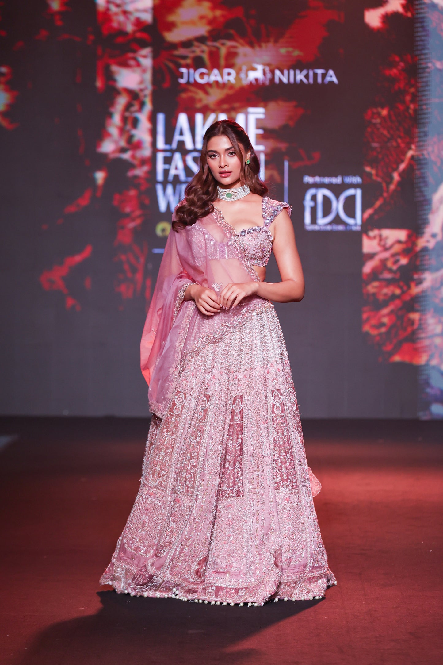 Sai Siam Lehenga Sert